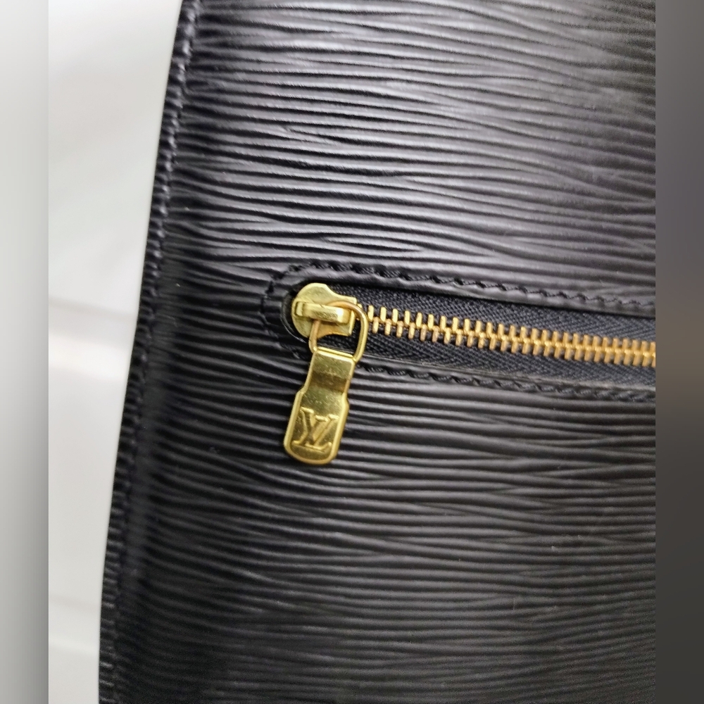 Black Epi Leather Backpack - Luxury Designer - Picture 8 of 16